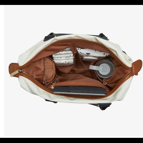 The Honest Company Crosstown Carryall Travel Tote - Picture 4 of 7